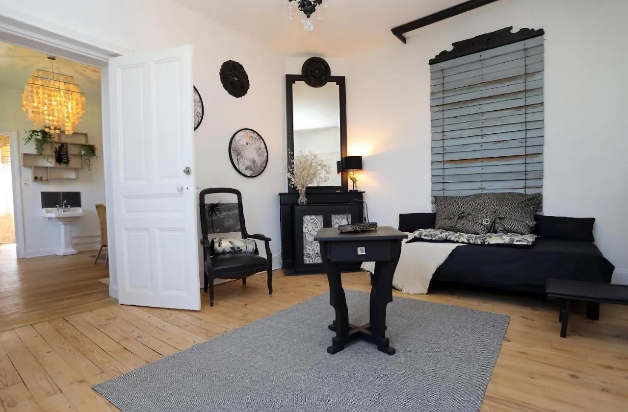 Homestay Demeure Urbaine Apartment Romans-sur-Isere